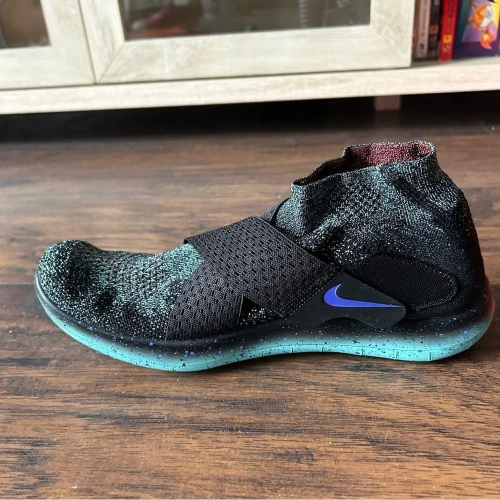 Nike, Women, Free Run Motion Running Sneakers
